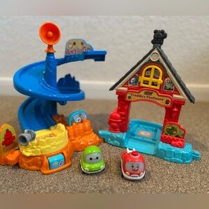 VTech Go Go Cory Carson Freddie’s Firehouse toy in Great condition!